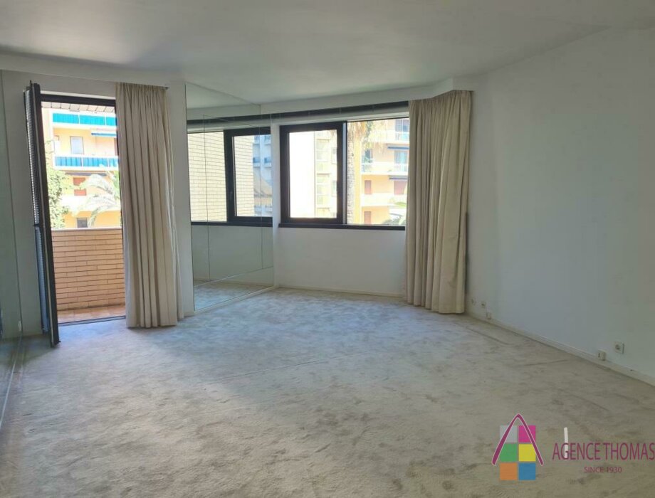 BIG STUDIO WITH PARKING SPACE