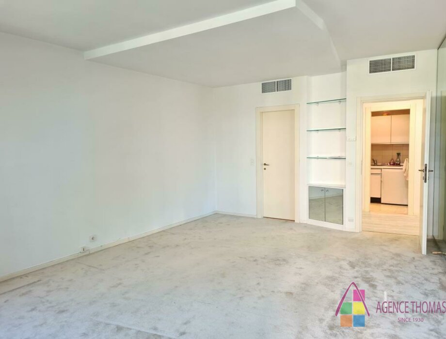 BIG STUDIO WITH PARKING SPACE