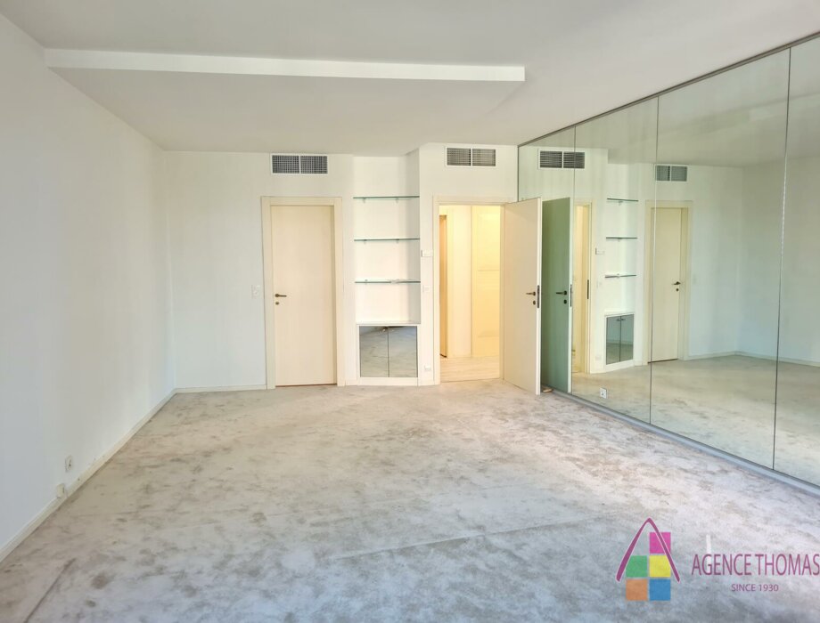 BIG STUDIO WITH PARKING SPACE