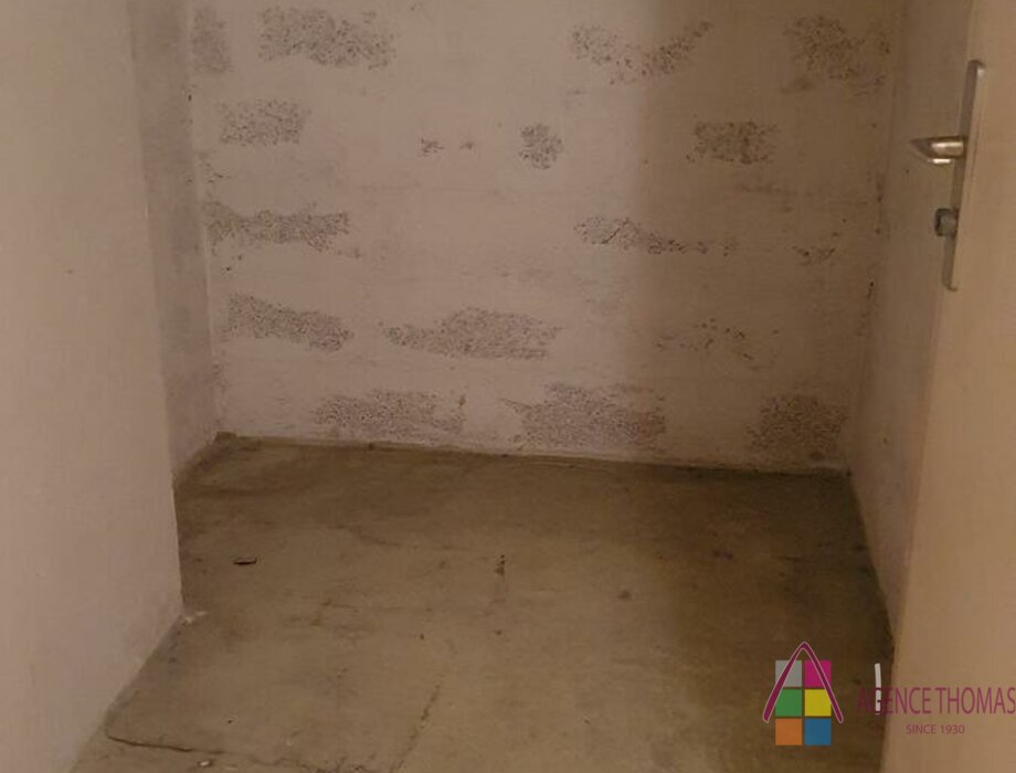 IDEAL LOCATION FOR THIS WINERY LOCATED ON THE GROUND FLOOR