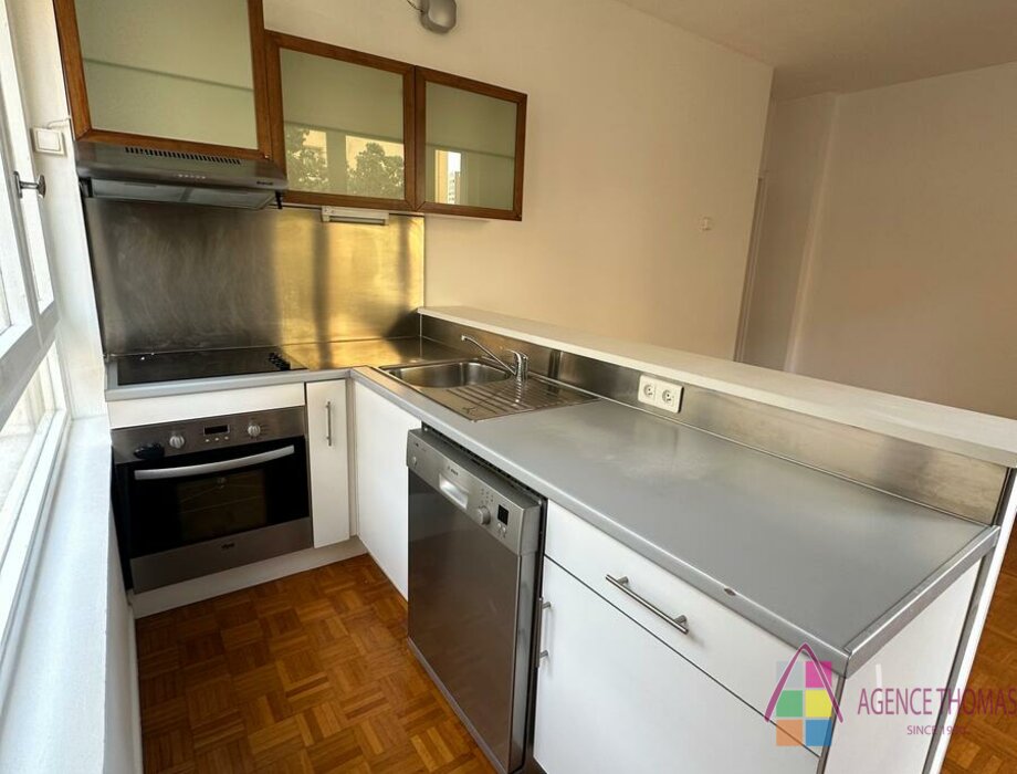 ONE BEDROOM PLACE DES MOULINS