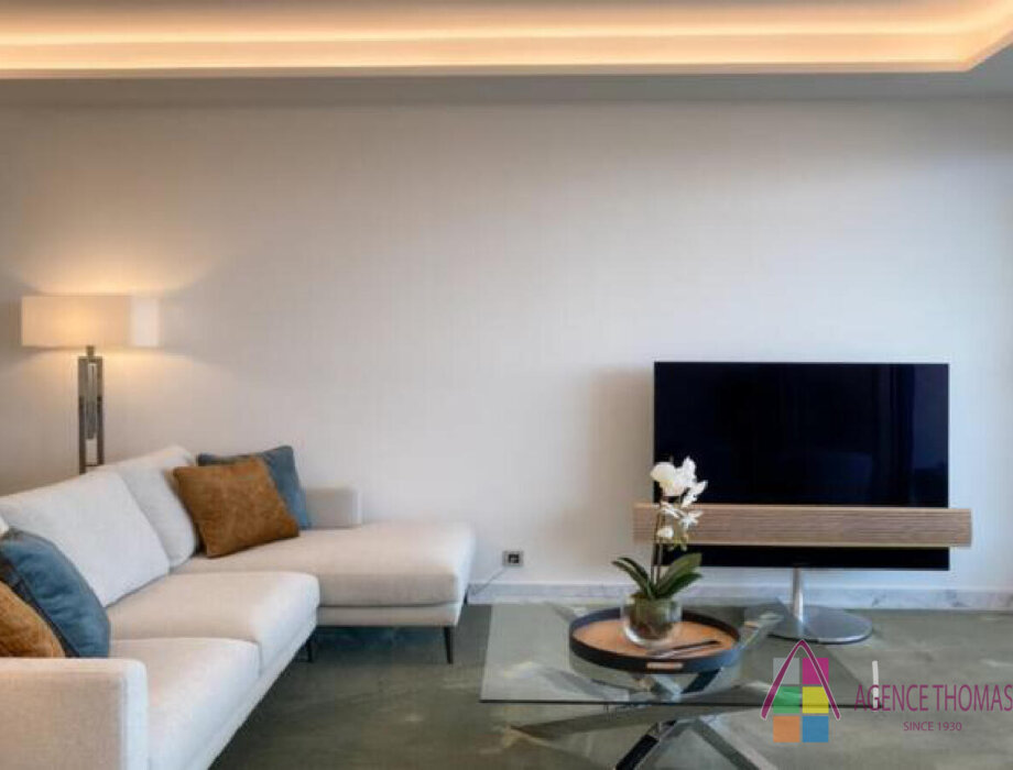 SUPERB 3-ROOM APARTMENT RENOVATED IN CHÂTEAU PÉRIGORD