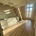 IDEAL LOCATION FOR THIS CENTRAL STUDIO WITH MEZZANINE